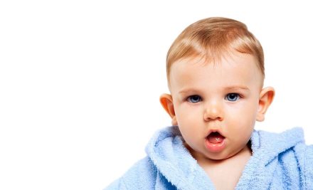 3 formas de como corrigir orelha de abano em bebê!
