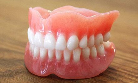 Limpeza da prótese dentária