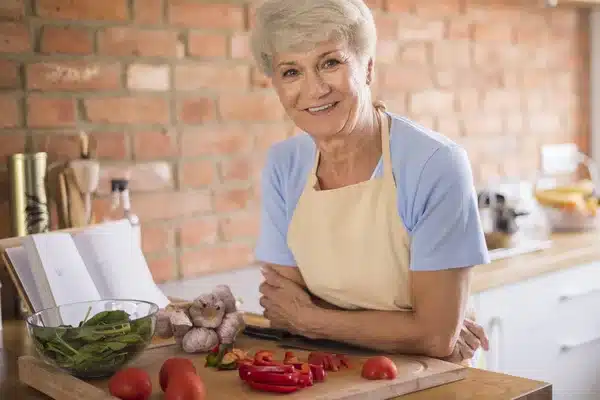 Como a alimentação pode contribuir para um envelhecimento saudável e ativo
