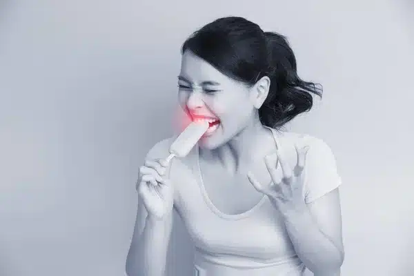 Sensibilidade nos dentes: causas e como melhorar?