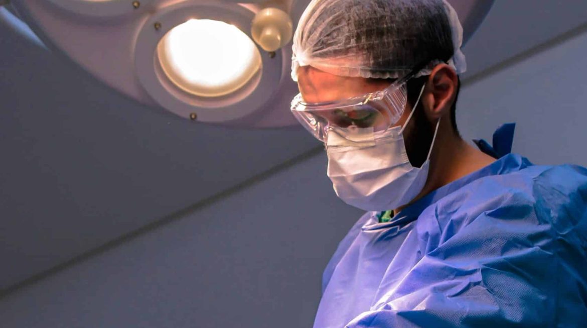 Mamoplastia estruturada e mastopexias: entenda a diferença entre esses procedimentos