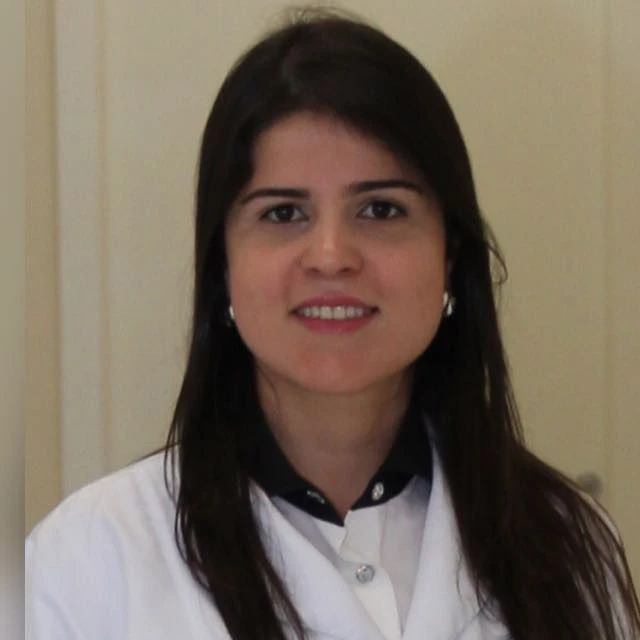 Andréia Ferreira Ribeiro - Cirurgiã BucoMaxiloFacial